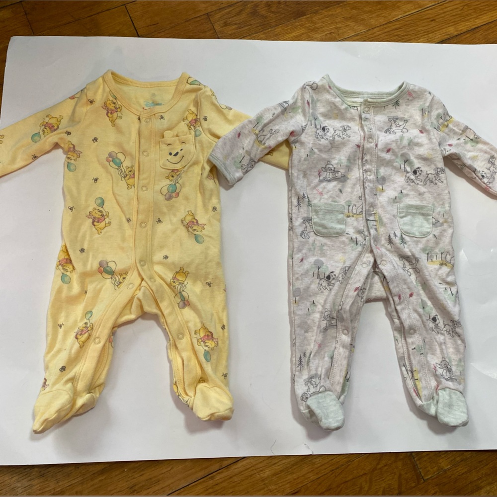 EUC Disney Baby button up Pajamas/Outfit Size 0/3 M